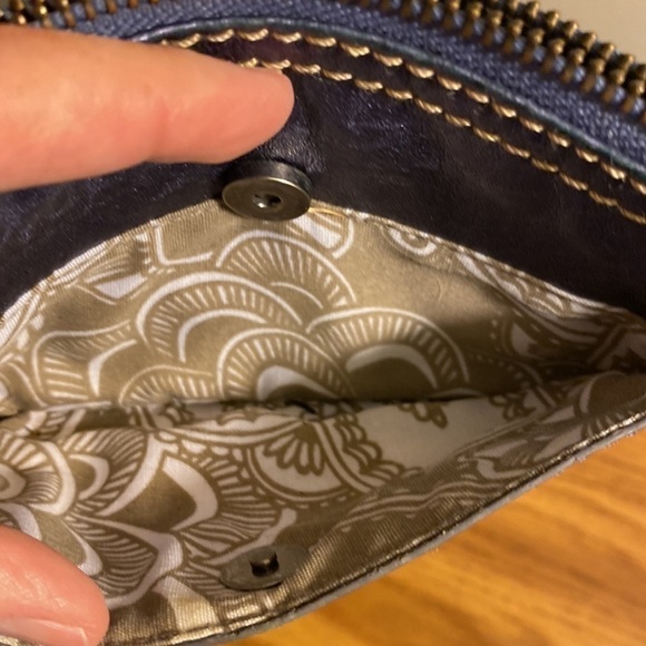 CLARKS Leather Wristlet Metallic Purple - Picture 6 of 10